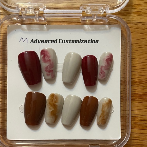 Press on nails - Picture 1 of 1